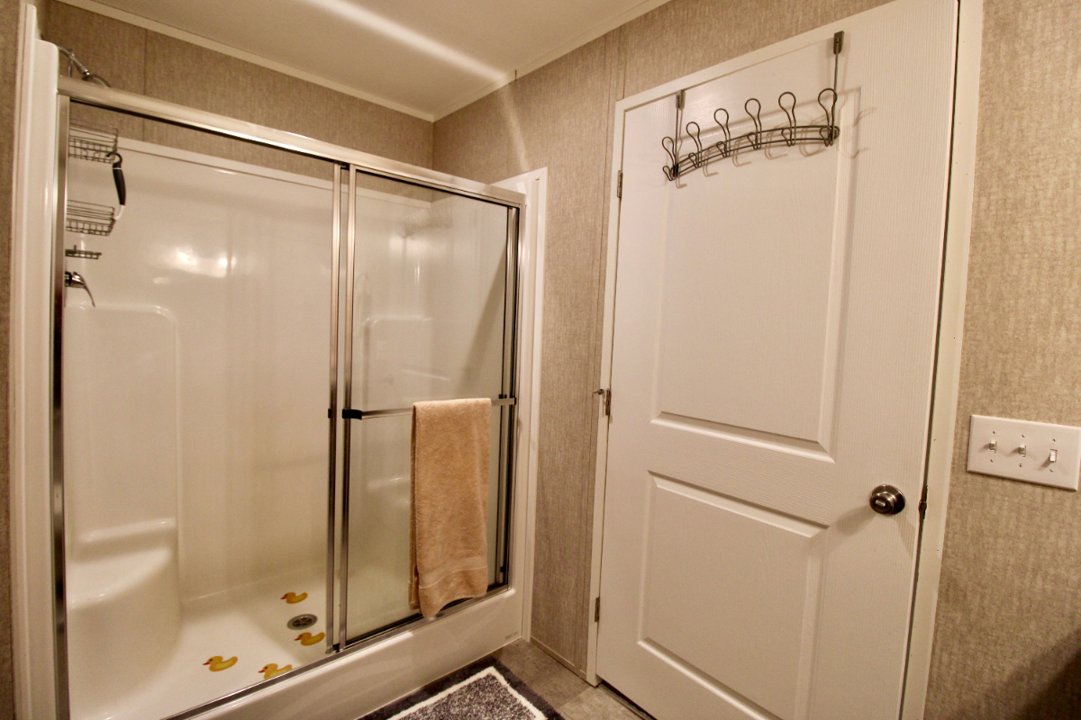 Private en suite in Vernon, VT - 15 minutes to hospital - Photo 5