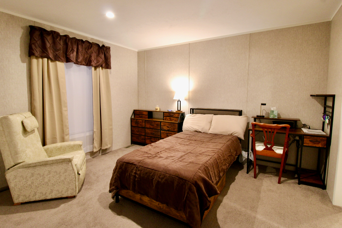 Private en suite in Vernon, VT - 15 minutes to hospital - Photo 1