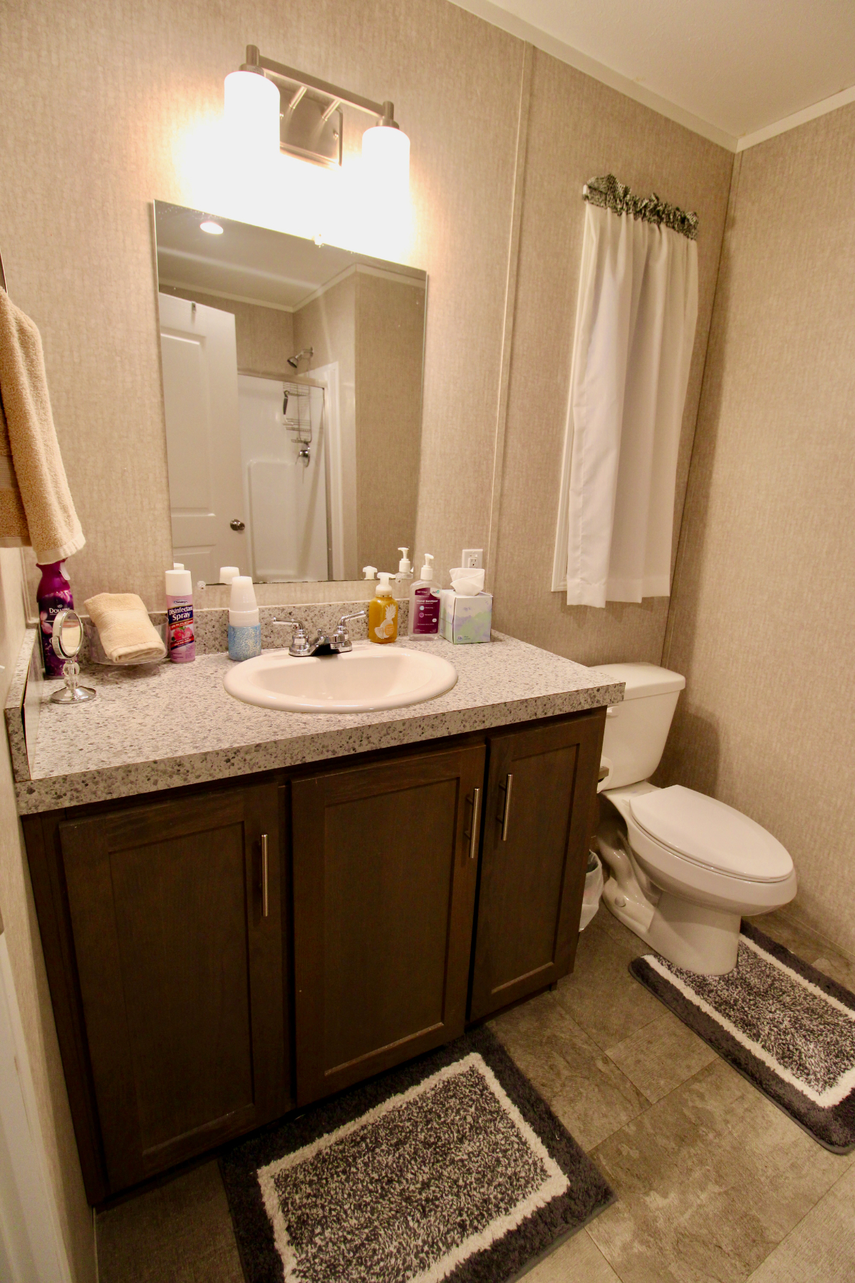Private en suite in Vernon, VT - 15 minutes to hospital - Photo 3