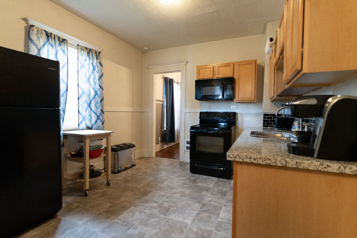Cute and Charming Craftsman in the Heart Of Central Tacoma Neighborhood
