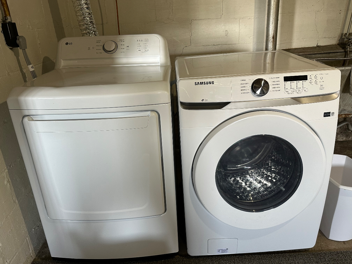 6 Minute Drive to Weirton Medical. Safe and secure centrally located close to all shopping needs. - Photo 11