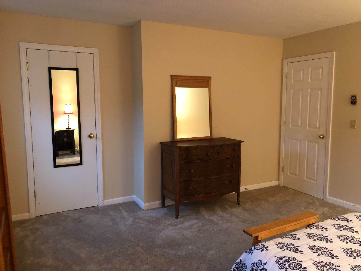 Charming Room in Colchester Home, 5 miles to UVMMC, Modern Amenities, Convenient Location - Photo 12