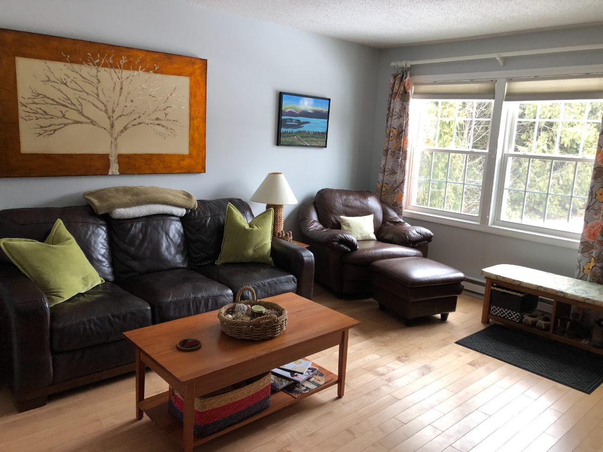 Charming Room in Colchester Home, 5 miles to UVMMC, Modern Amenities, Convenient Location - Photo 1