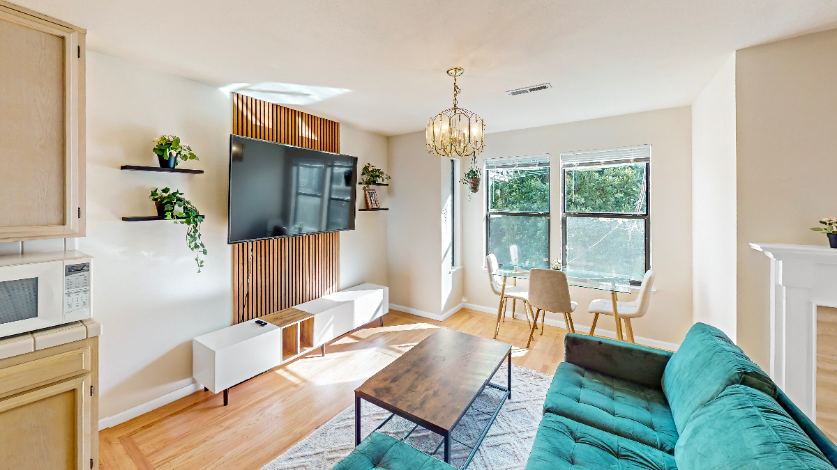Sunny 3 Bedroom with parking and W/D in Hayes Valley - Photo 2