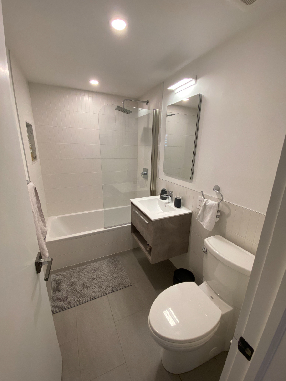 Luxury Park Slope 1BR & 1 Office, a 2 minute walk from New York-Presbyterian Brooklyn Methodist Hosp - Photo 6