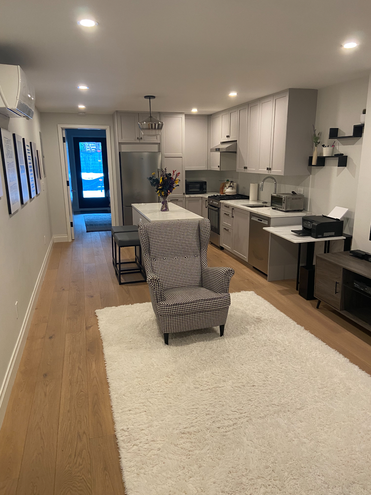 Luxury Park Slope 1BR & 1 Office, a 2 minute walk from New York-Presbyterian Brooklyn Methodist Hosp - Photo 1