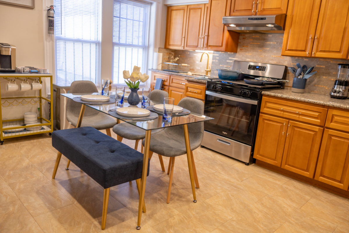Lees Brooklyn Townhome w/Backyard & Close Metro - Photo 10
