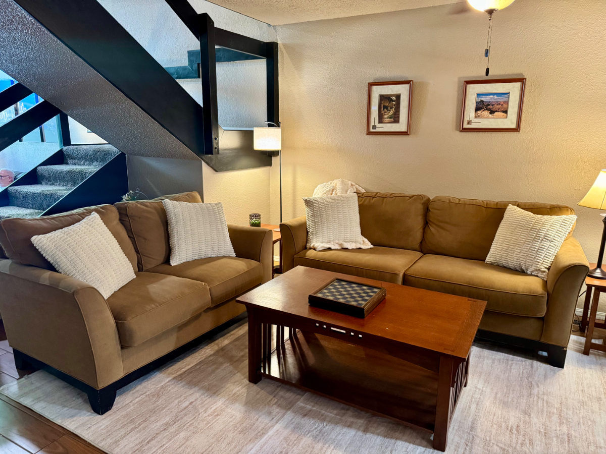Metro Lake Retreat - Country Comfort with City Access - Photo 11