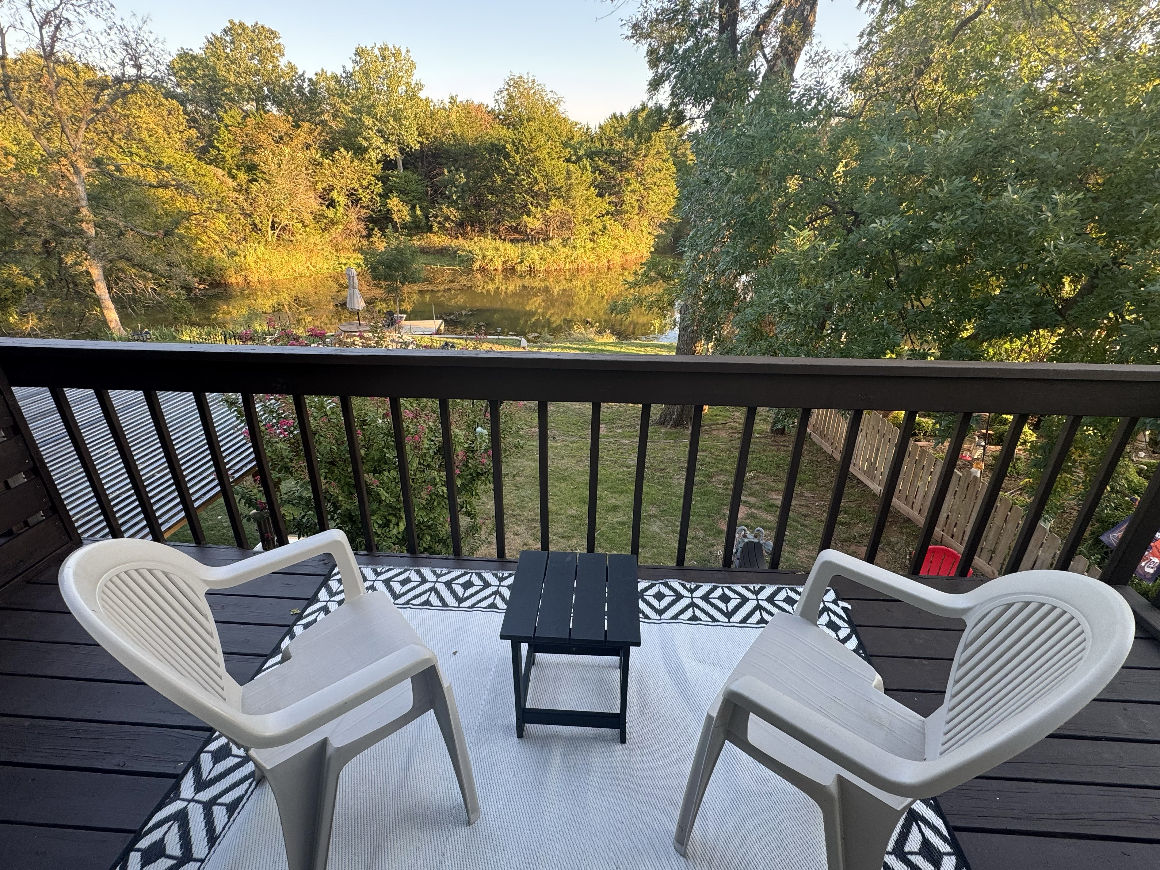 Metro Lake Retreat - Country Comfort with City Access - Photo 5