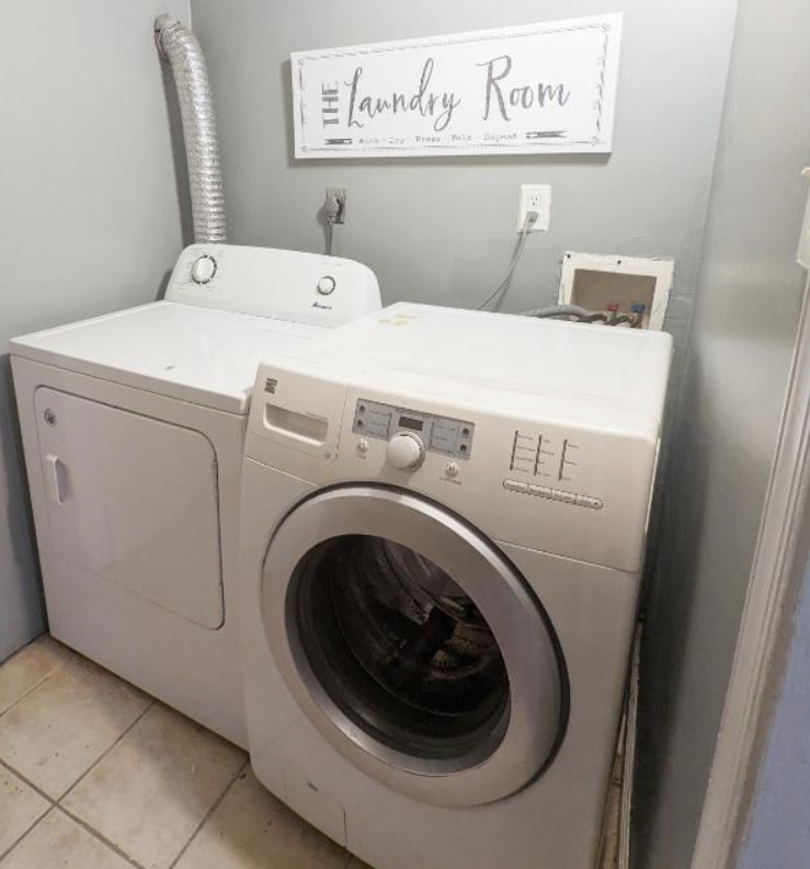 Petworth - 1BR, 1BA, Furnished, Private Unit, All Utilities, Free Parking, Pets Allowed, Laundry In- - Photo 5
