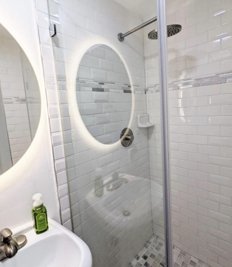 Petworth - 1BR, 1BA, Furnished, Private Unit, All Utilities, Free Parking, Pets Allowed, Laundry In- - Photo 3