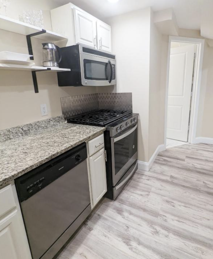 Petworth - 1BR, 1BA, Furnished, Private Unit, All Utilities, Free Parking, Pets Allowed, Laundry In- - Photo 8