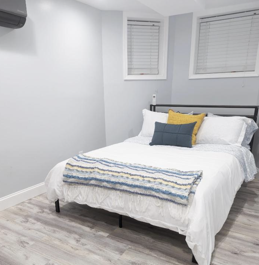 Petworth - 1BR, 1BA, Furnished, Private Unit, All Utilities, Free Parking, Pets Allowed, Laundry In- - Photo 7