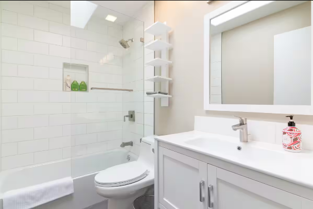 Solace at Bayhaus / 2 Bed /WFH /Laundry /Parking - Photo 6