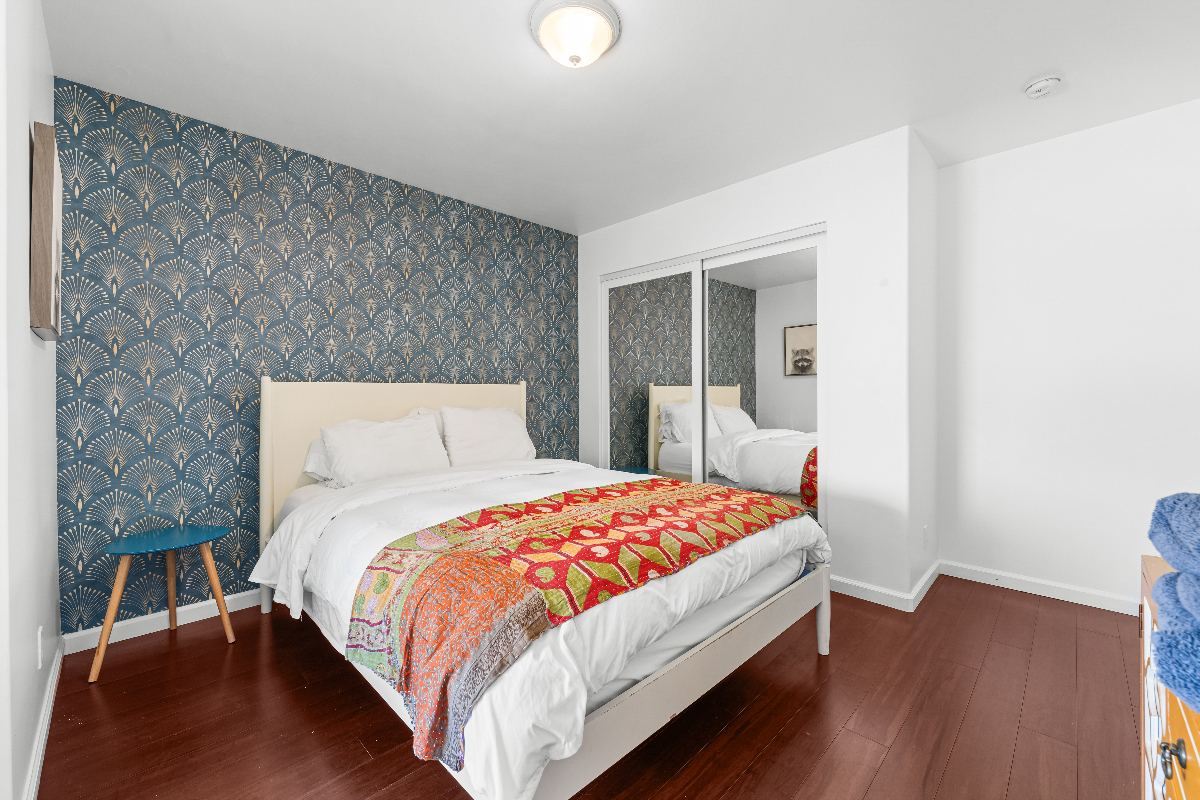 Solace at Bayhaus / 2 Bed /WFH /Laundry /Parking - Photo 2