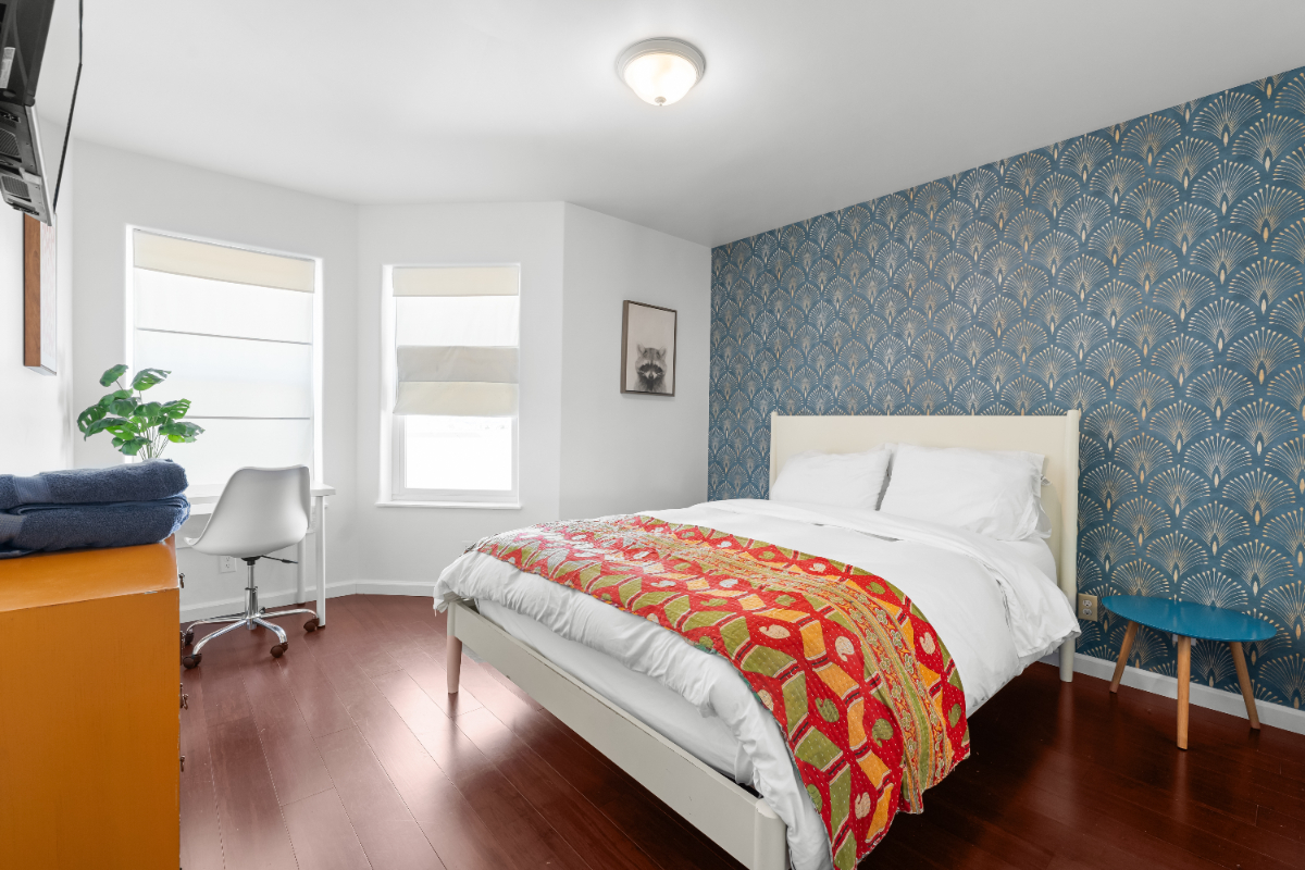 Solace at Bayhaus / 2 Bed /WFH /Laundry /Parking - Photo 1