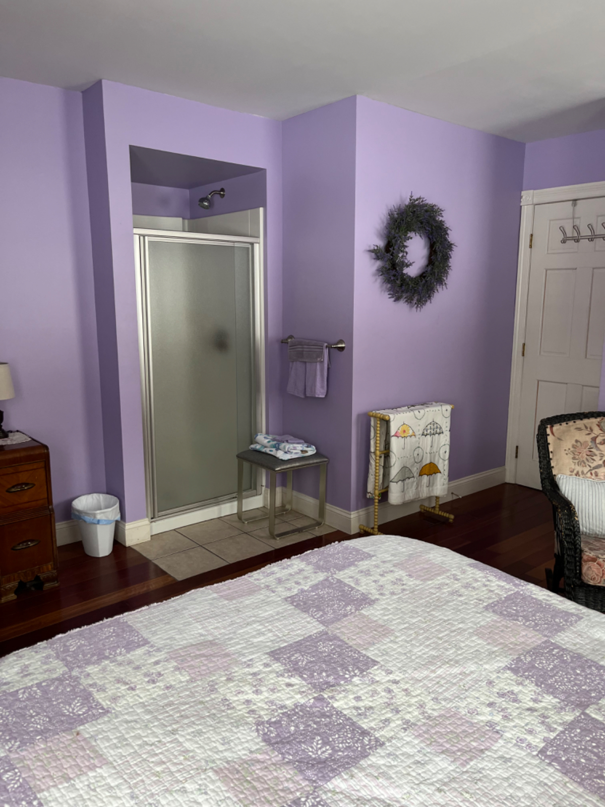 Room for rent with fenced in backyard for your pet - Photo 3
