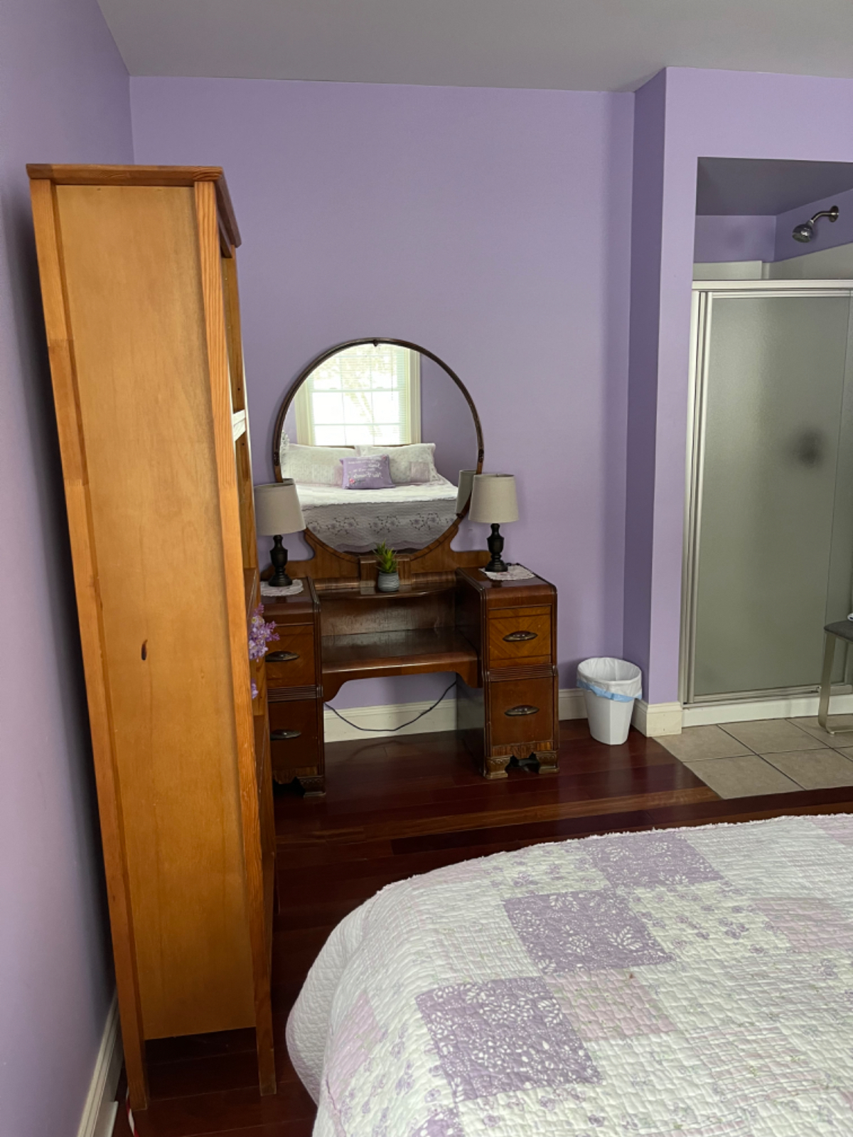 Room for rent with fenced in backyard for your pet - Photo 4