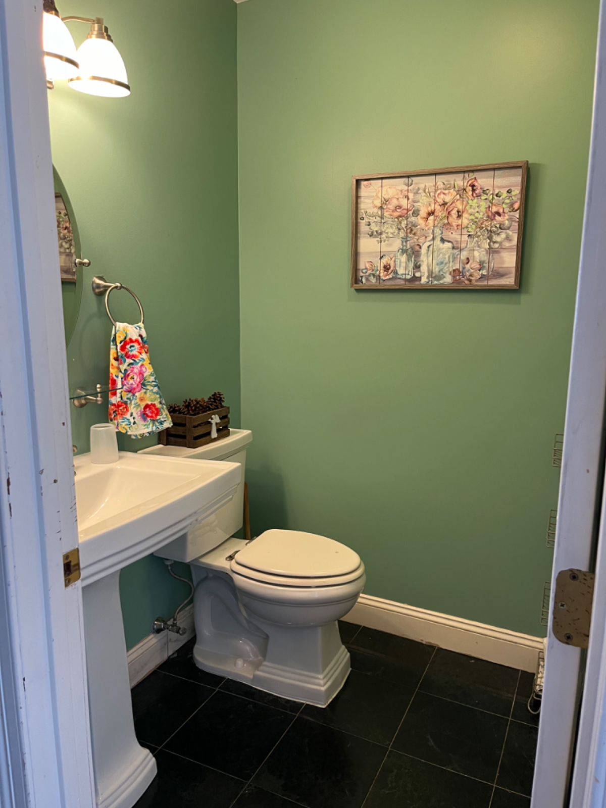 Room for rent with fenced in backyard for your pet - Photo 10