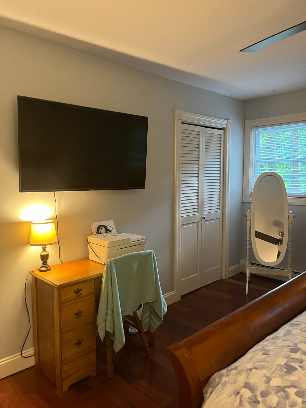 Room for rent with fenced in backyard for your pet - Photo 12