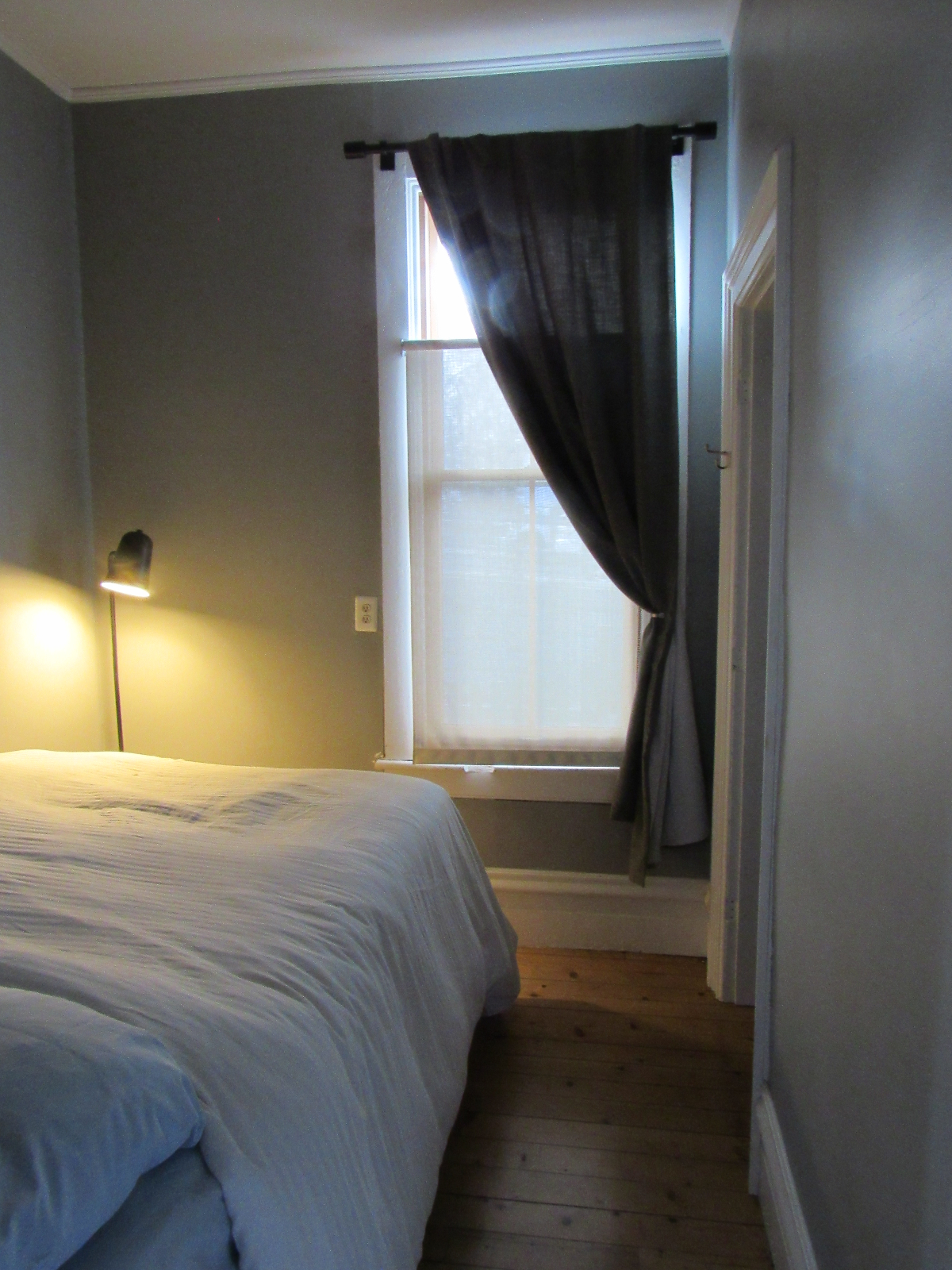 Cozy, bright 1 BR apt, best of country living steps from downtown Troy - Photo 7