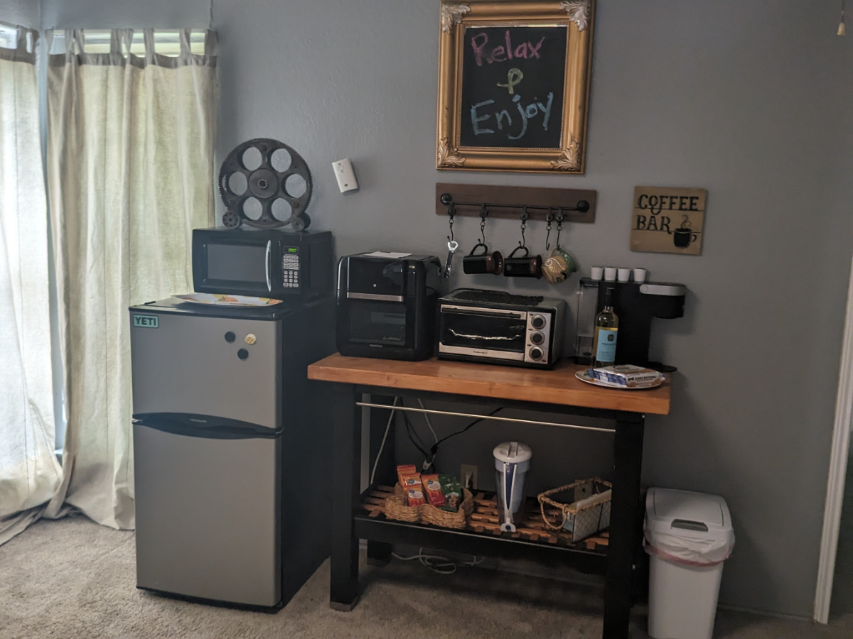 Private room with kitchenette available Nov 1st. 2026 - Photo 2