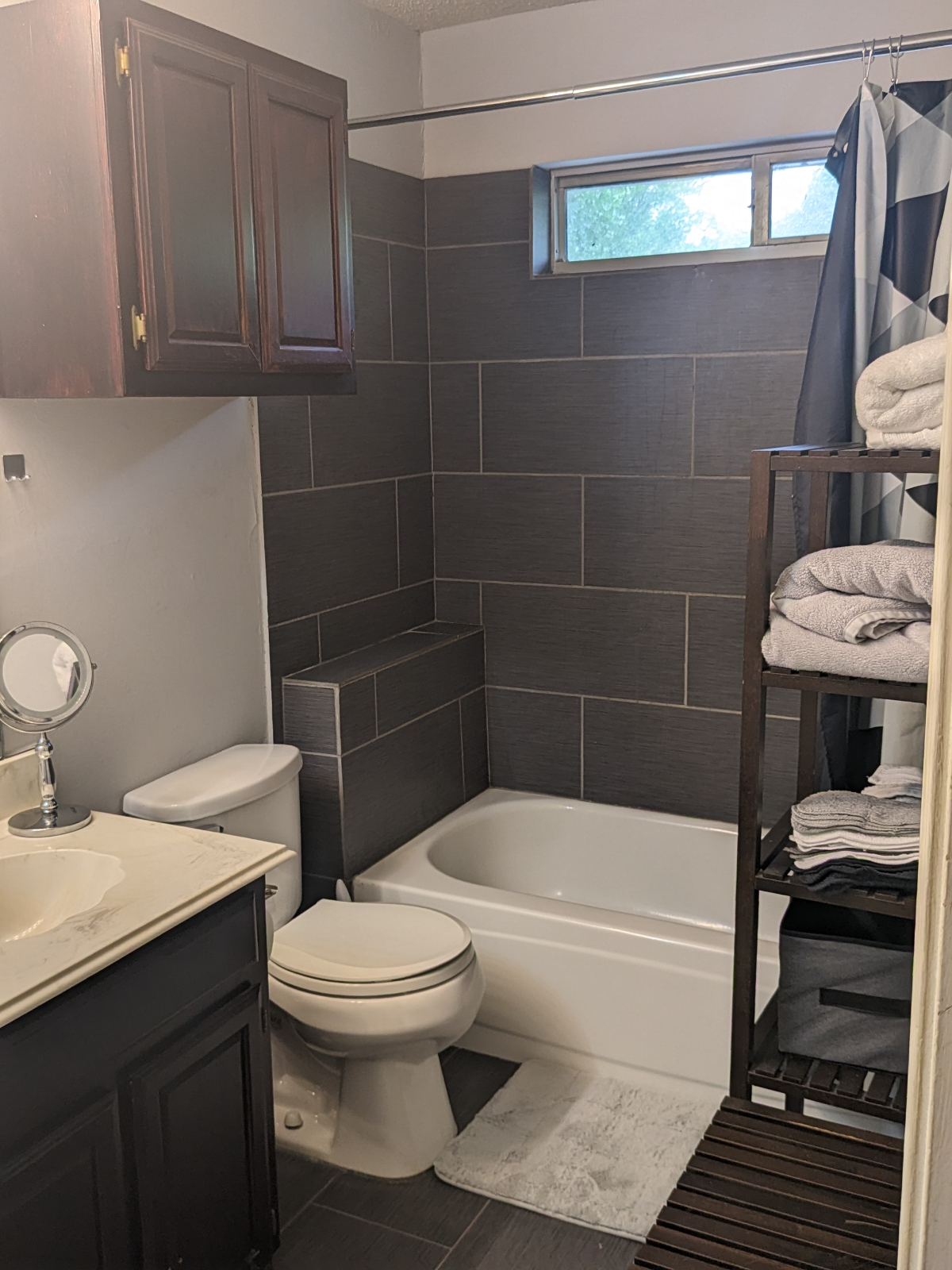 Private room with kitchenette available Nov 1st. 2026 - Photo 7