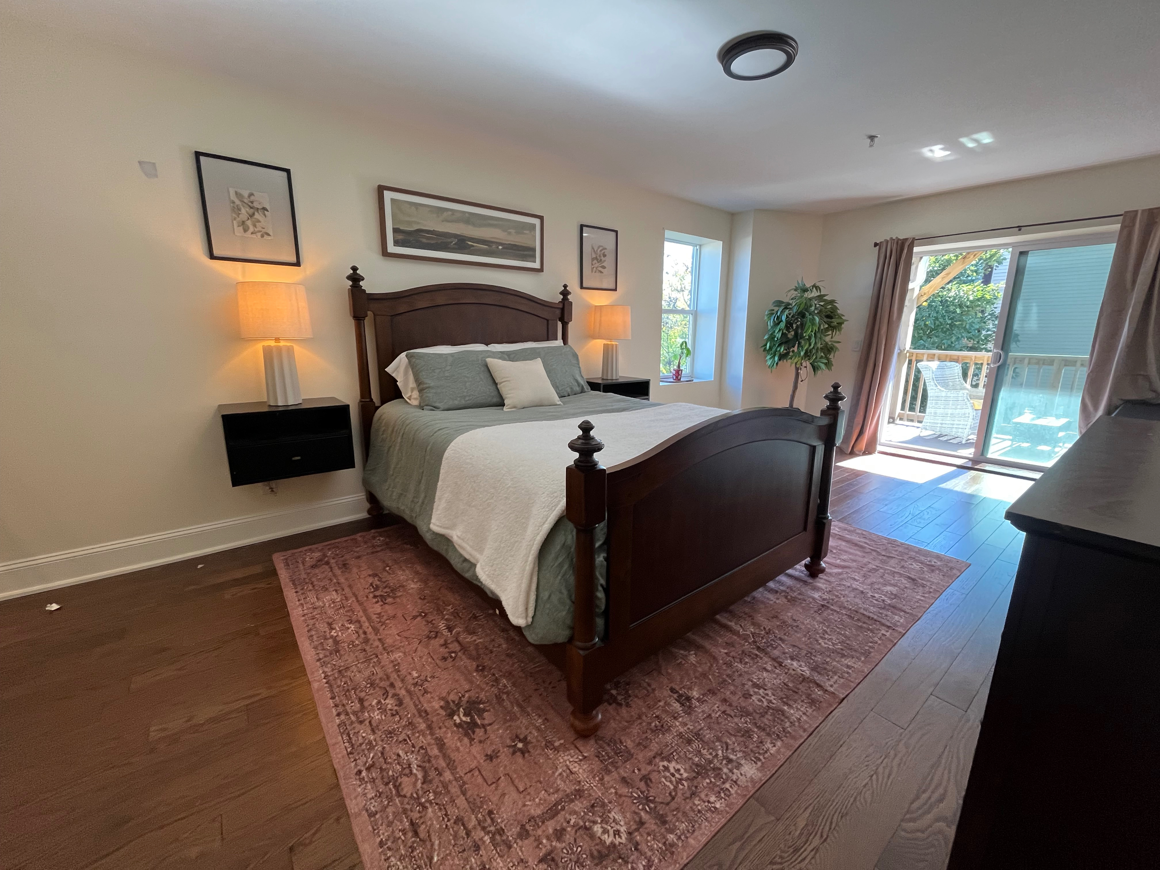 Furnished 3BR/2BA w/ Private Balcony & City Views | Walk to Capitol, Near Albany Med - Photo 3