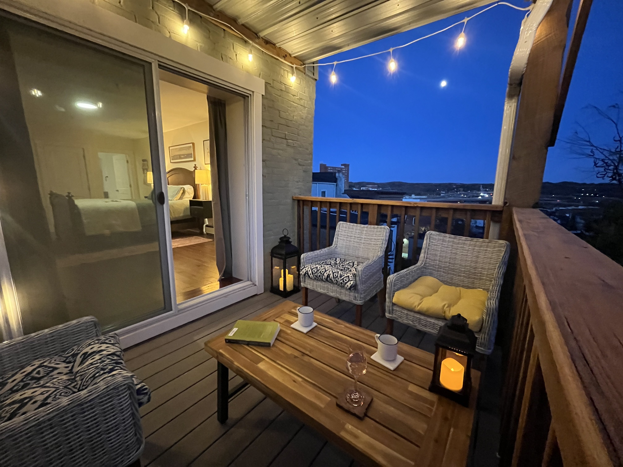 Furnished 3BR/2BA w/ Private Balcony & City Views | Walk to Capitol, Near Albany Med - Photo 4