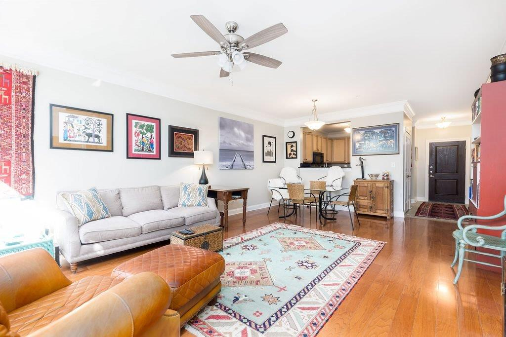 Bright One Bedroom with Lots of Amenities - Photo 2