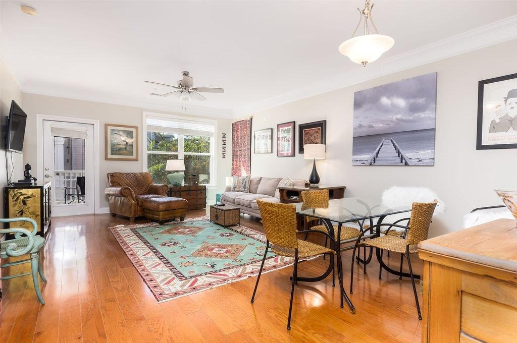 Bright One Bedroom with Lots of Amenities