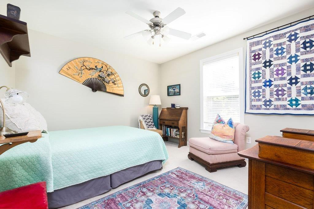 Bright One Bedroom with Lots of Amenities - Photo 12