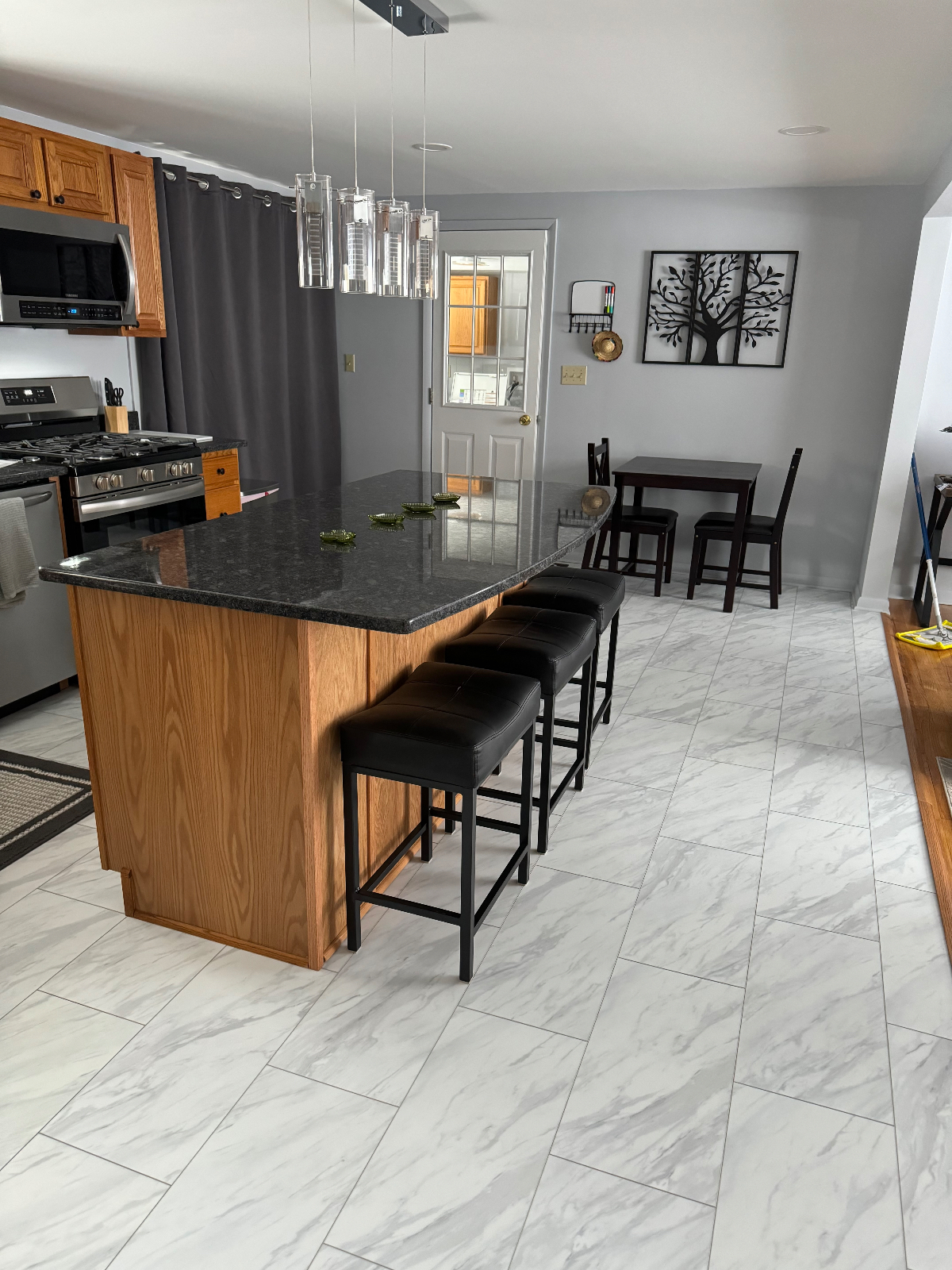 SYRACUSE NY -FULLY REMODELED 2 BEDROOM RANCH - Photo 1