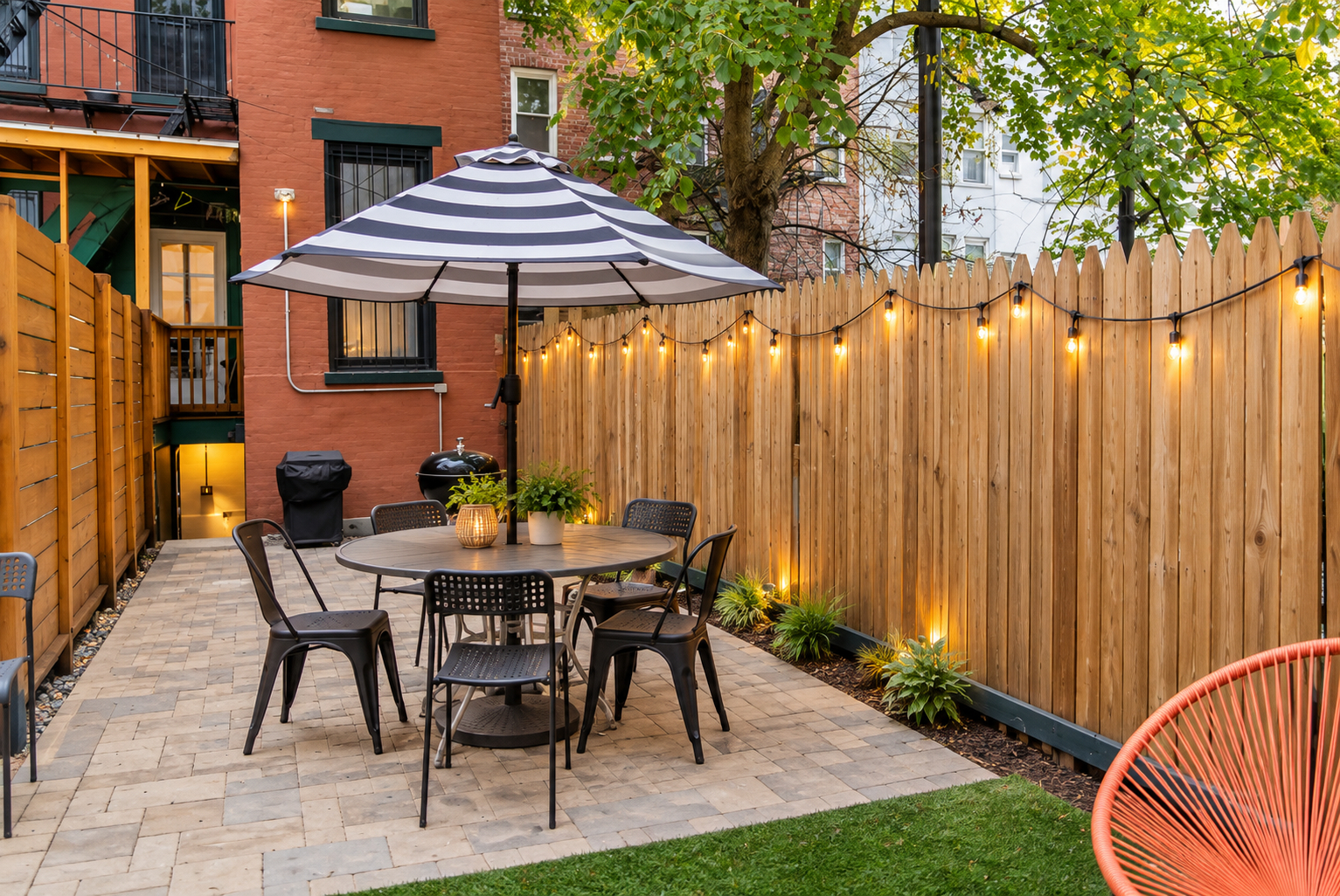 Discover a captivating historic building in Brooklyn, just steps from the iconic Manhattan Bridge wi - Photo 3