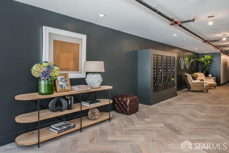 Luxurious Mission District Apartment with High-End Finishes and Rooftop Pool - Photo 2