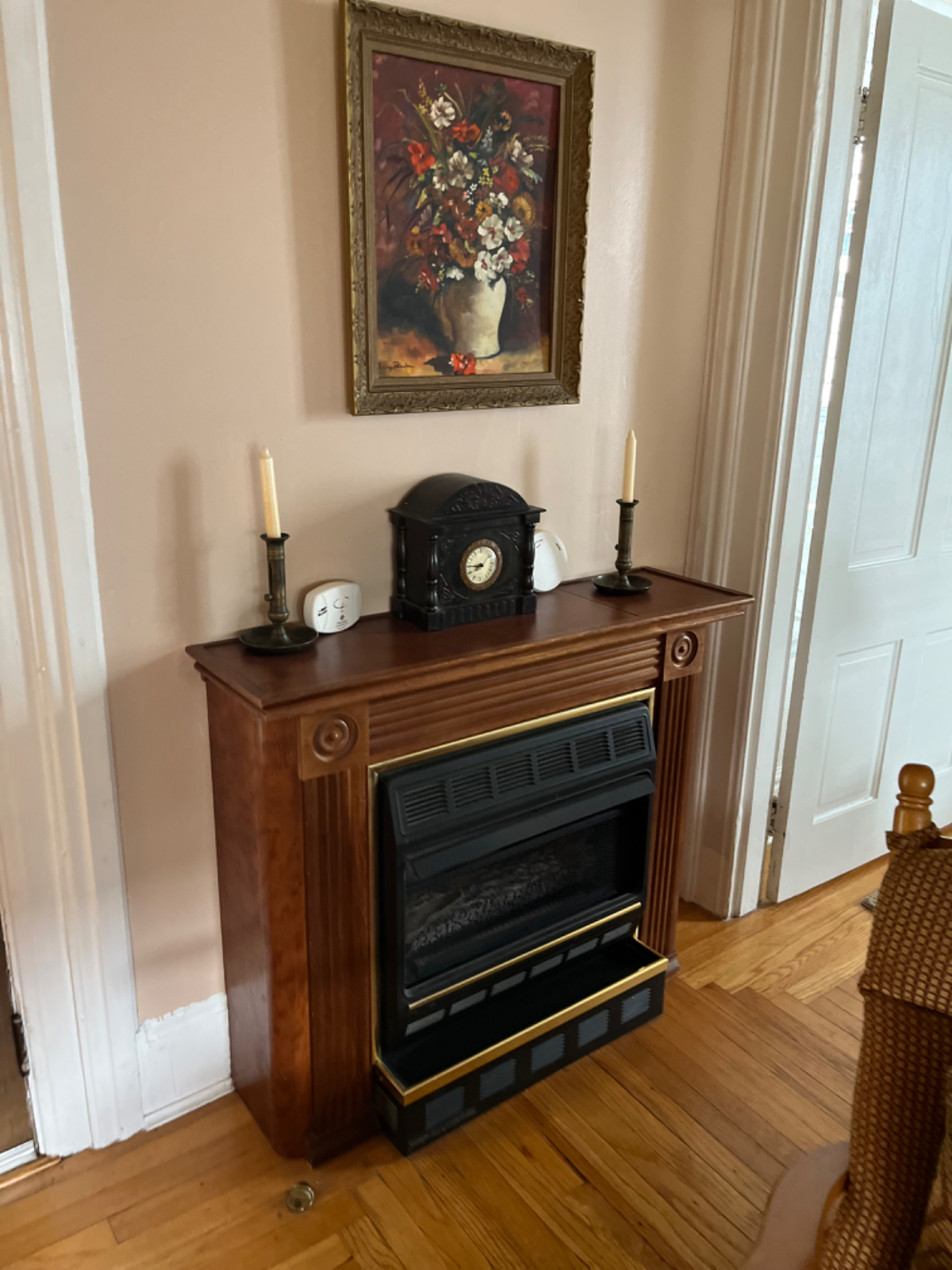 Cozy Apartment in Historic Saratoga - Photo 2