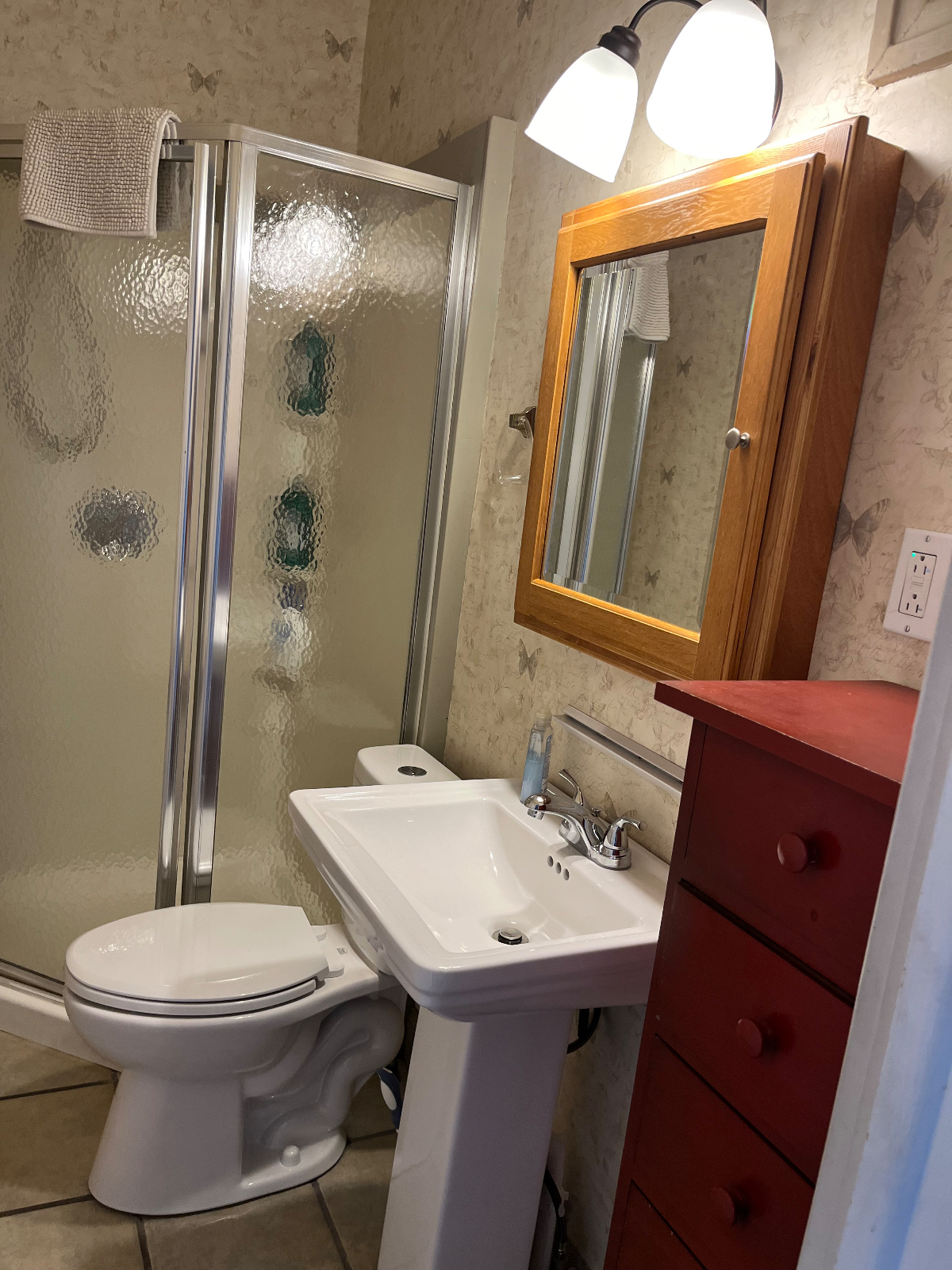 Cozy Apartment in Historic Saratoga - Photo 9