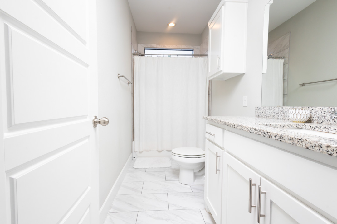 Room for rent in Medical District. City views - Photo 8