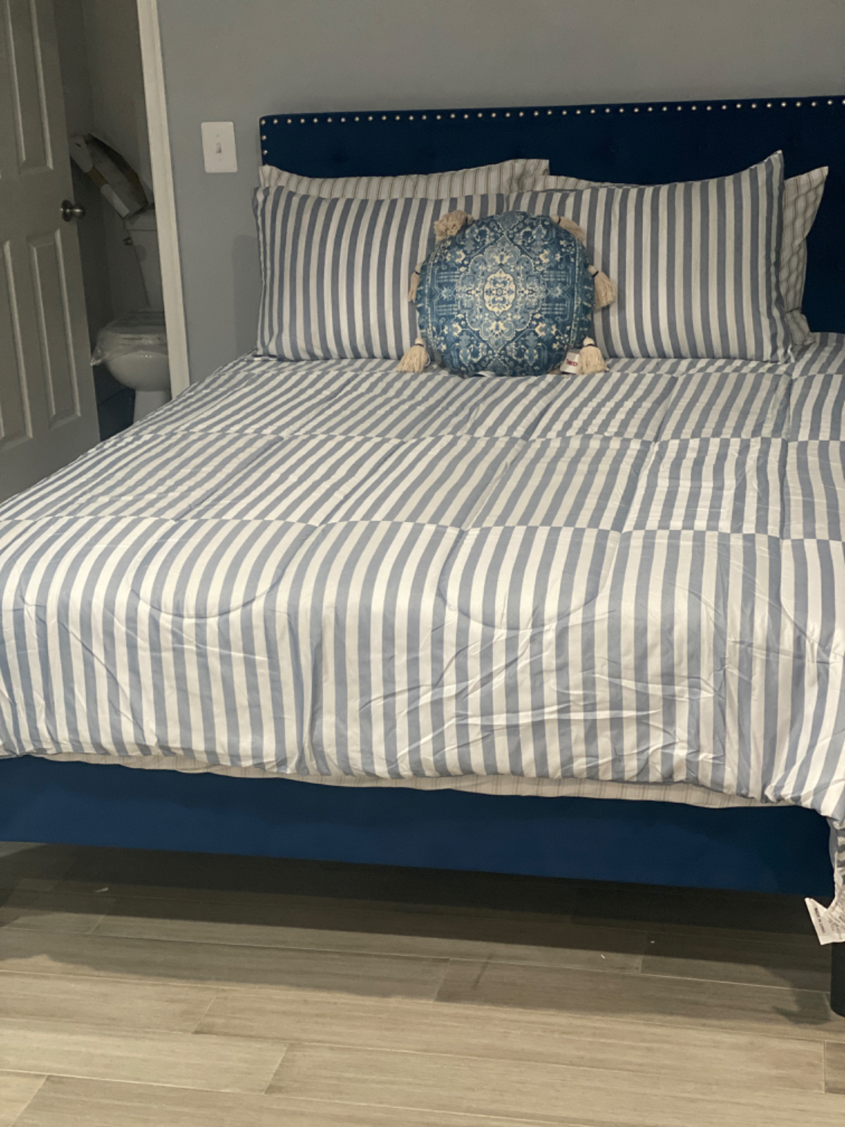 Small Cute, Quiet, Very Clean and Cozy Blue Loft - Photo 3