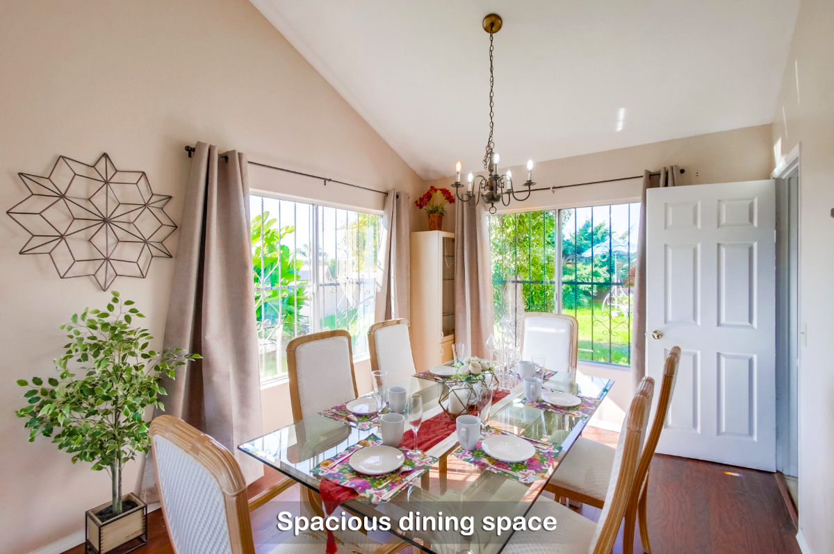 Dream 4-BR Home w Gated Backyard, Garage w 4 Parking. Pets allowed. - Photo 3