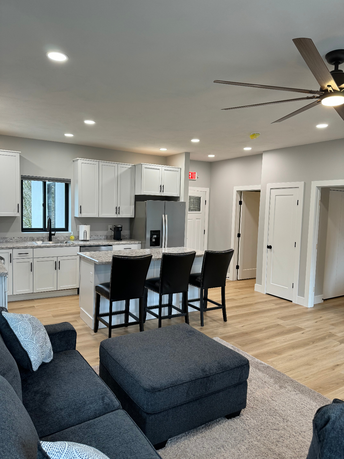 Fayetteville second floor apartment close to all amenities. - Photo 5