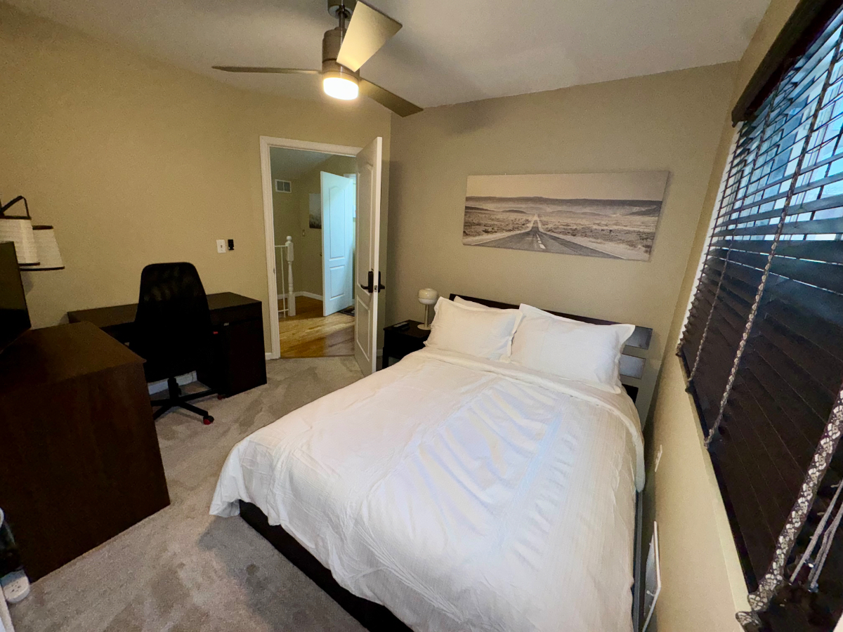 Come Home to an Urban Oasis - Discover Modern Comfort with a Holistic Touch in a Staten Island Duple - Photo 12