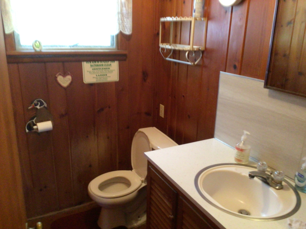 Furnished 2 Bedroom Cottage - Photo 10