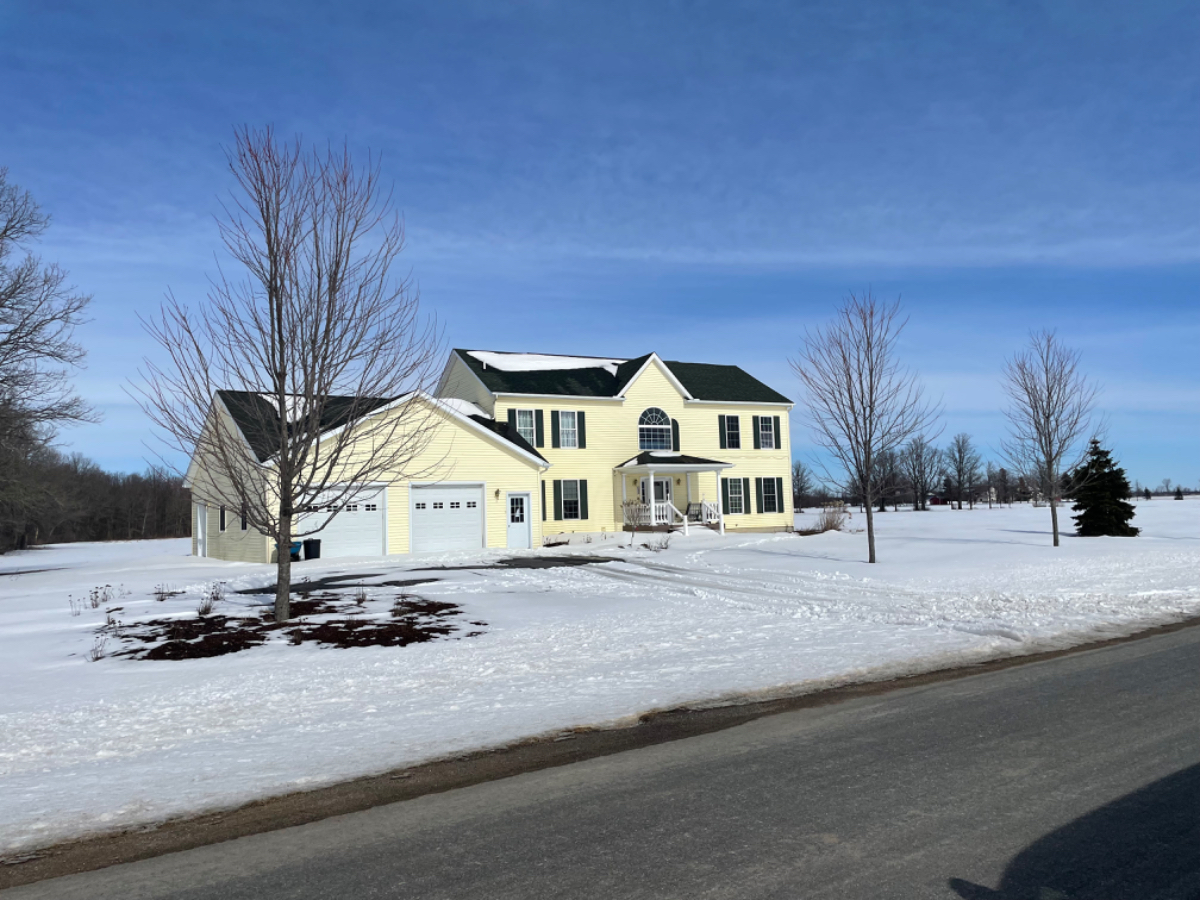 Beautiful Country Home - Photo 1