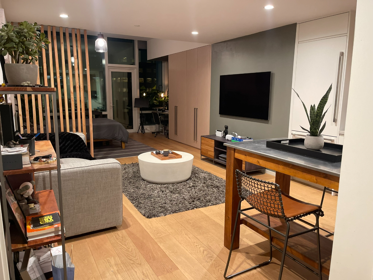 Experience Luxury in a Cozy Studio Condo - Your Stylish Retreat in Heart of Downtown Los Angeles - Photo 2