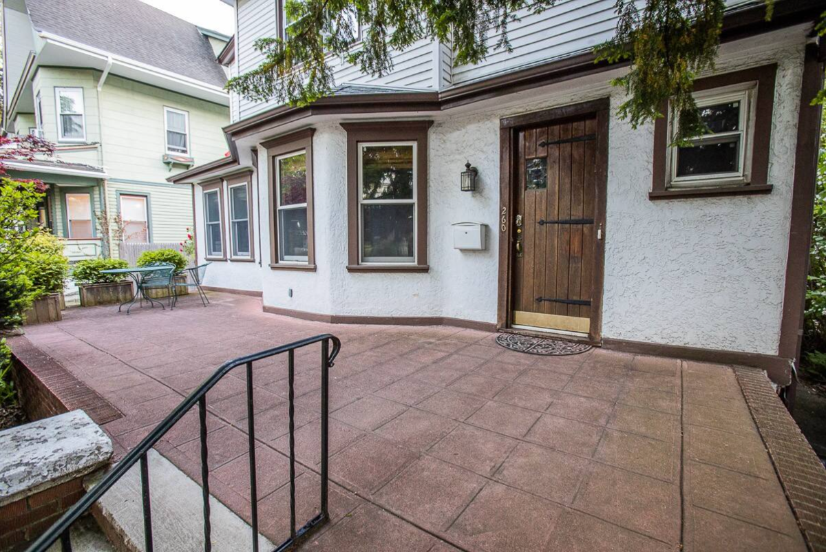 Cozy & Quite Private 3rd Floor in Beautiful Ditmas Park, Brooklyn - Photo 10