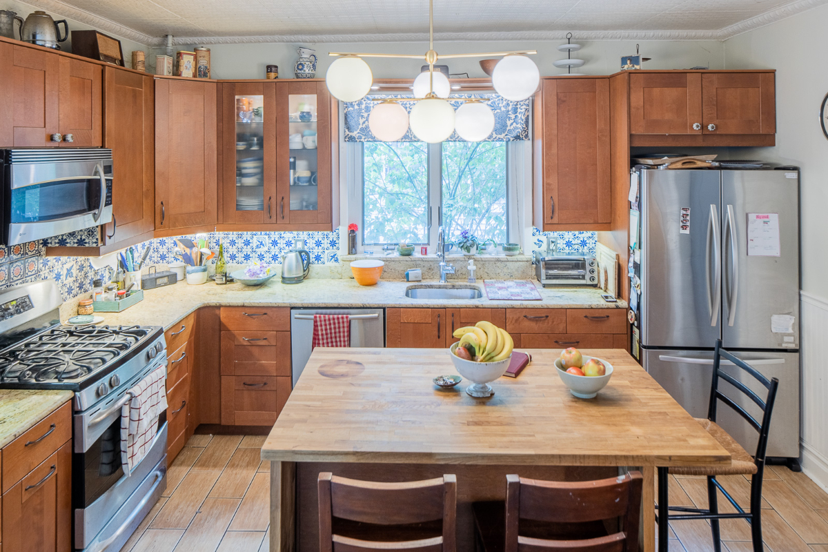 Cozy & Quite Private 3rd Floor in Beautiful Ditmas Park, Brooklyn - Photo 6