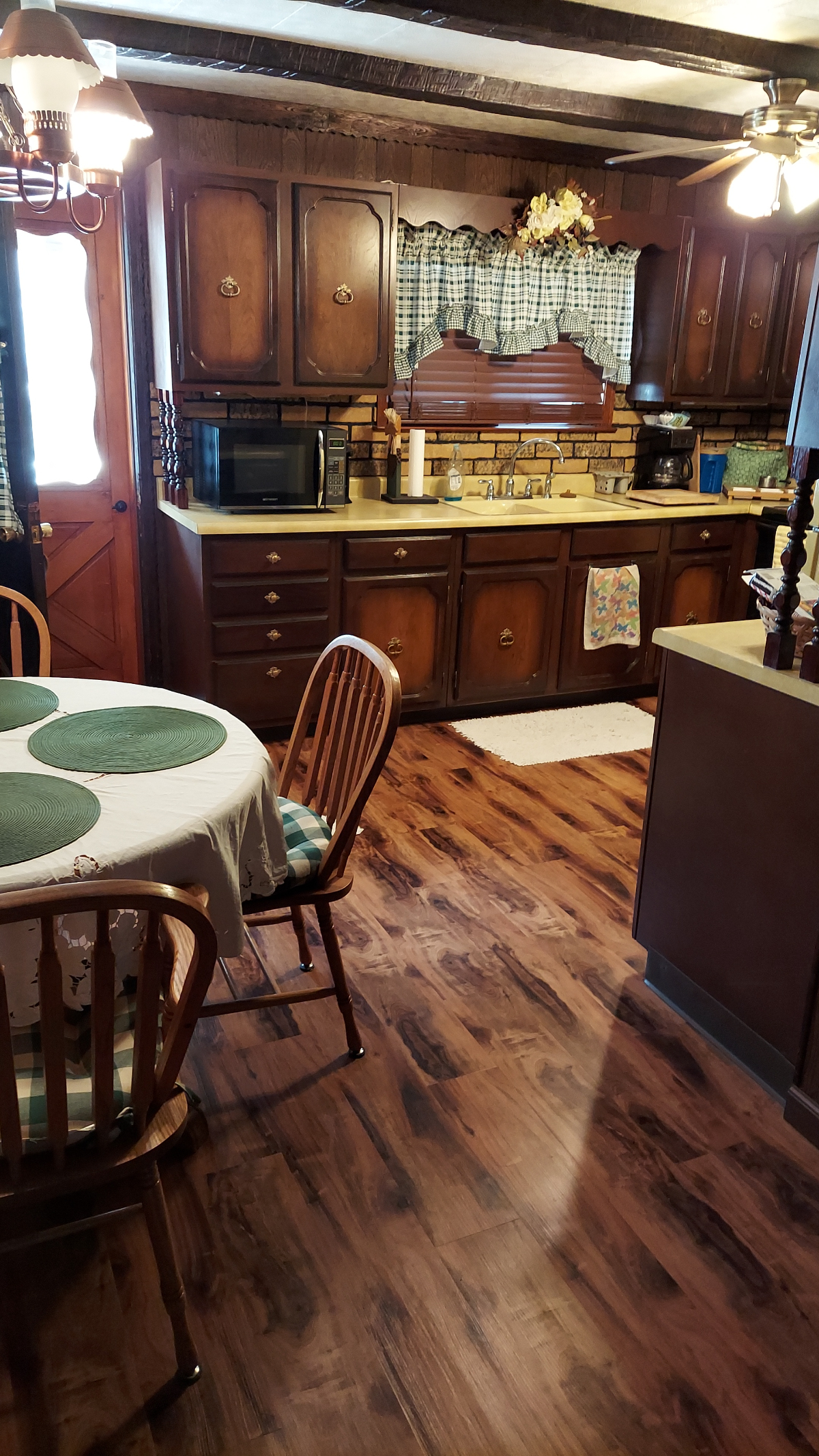 Fully furnished 3 Bedroom duplex near Hospitalsl in a quiet neighborhood. - Photo 6