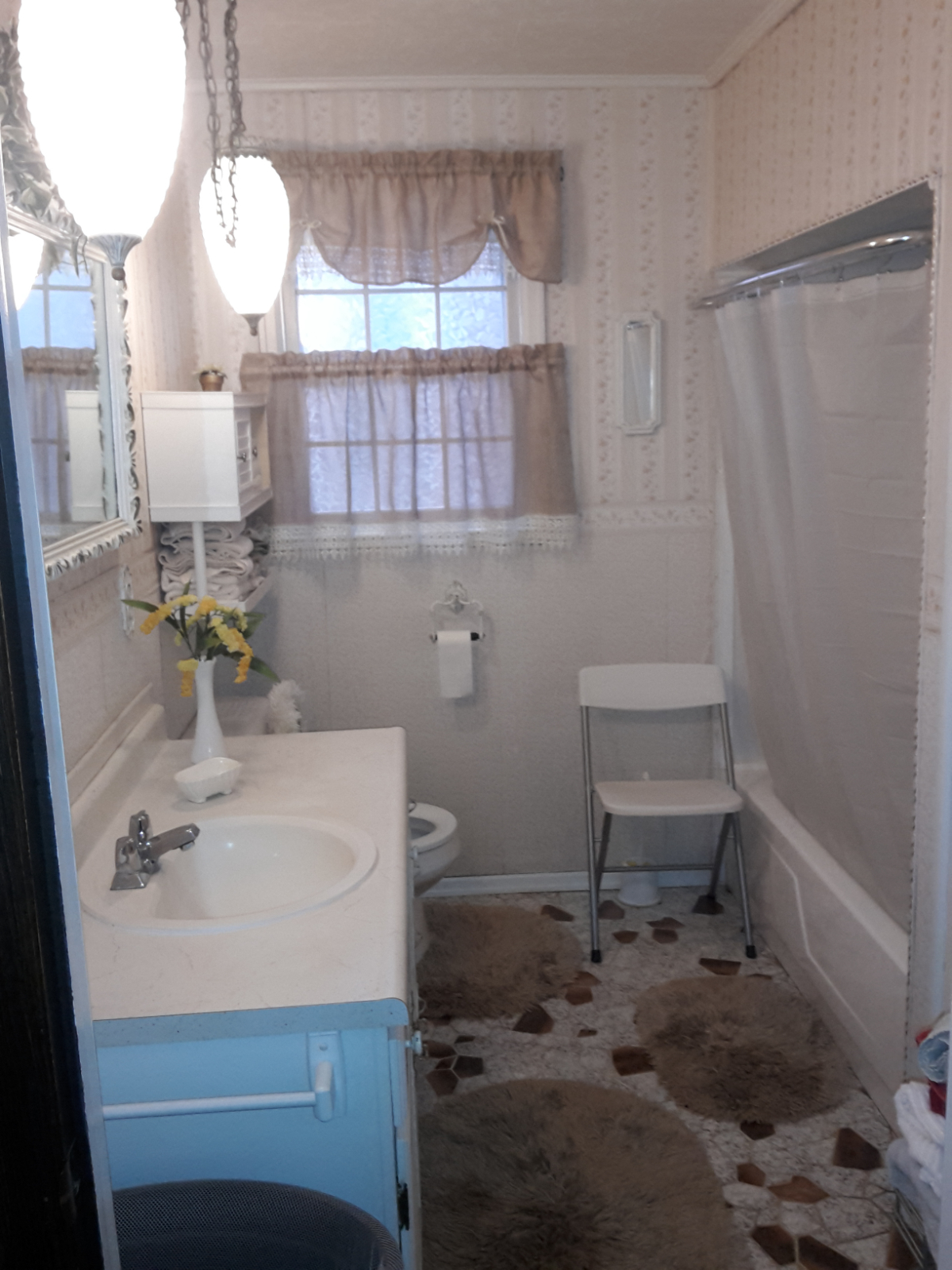 Fully furnished 3 Bedroom duplex near Hospitalsl in a quiet neighborhood. - Photo 7