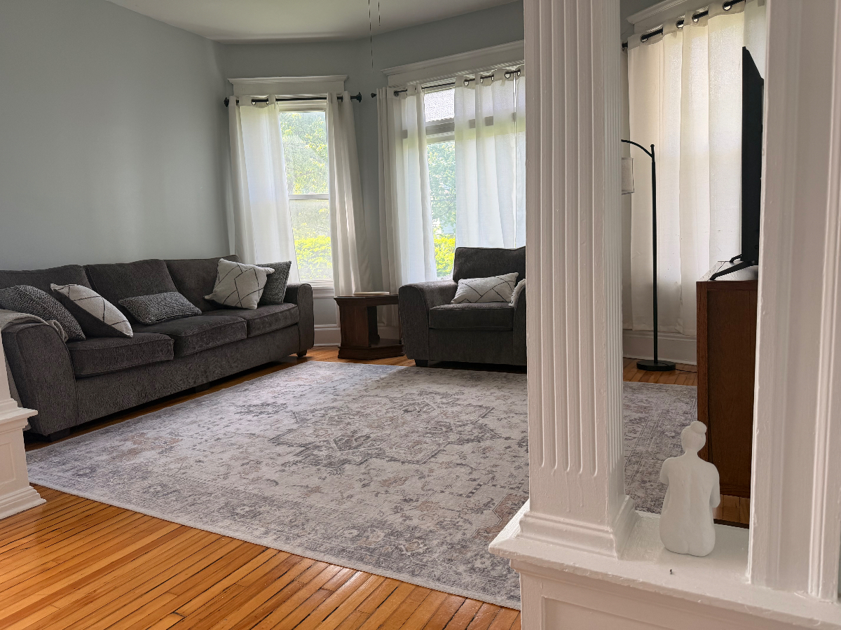 local healthcare professional, with a flat in my 4 family home,  would love to help you get settled, - Photo 11